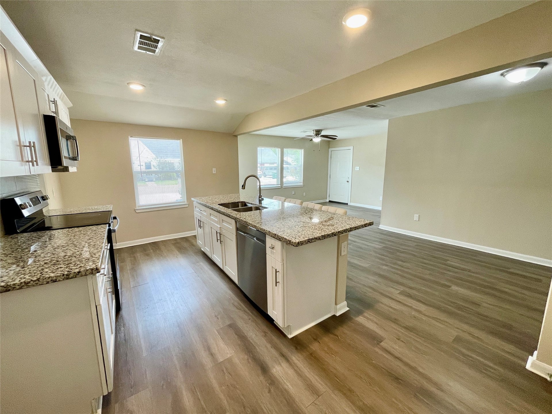 6810 Foster Street, Houston, TX 77021 6810 Foster Street, Houston, TX 77021