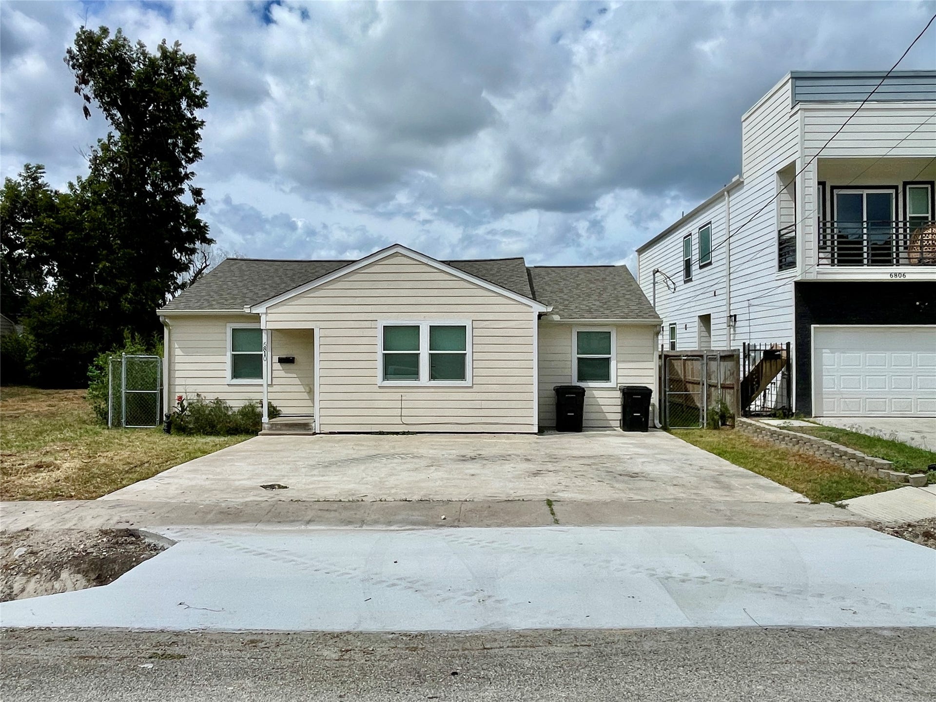 6810 Foster Street, Houston, TX 77021 6810 Foster Street, Houston, TX 77021