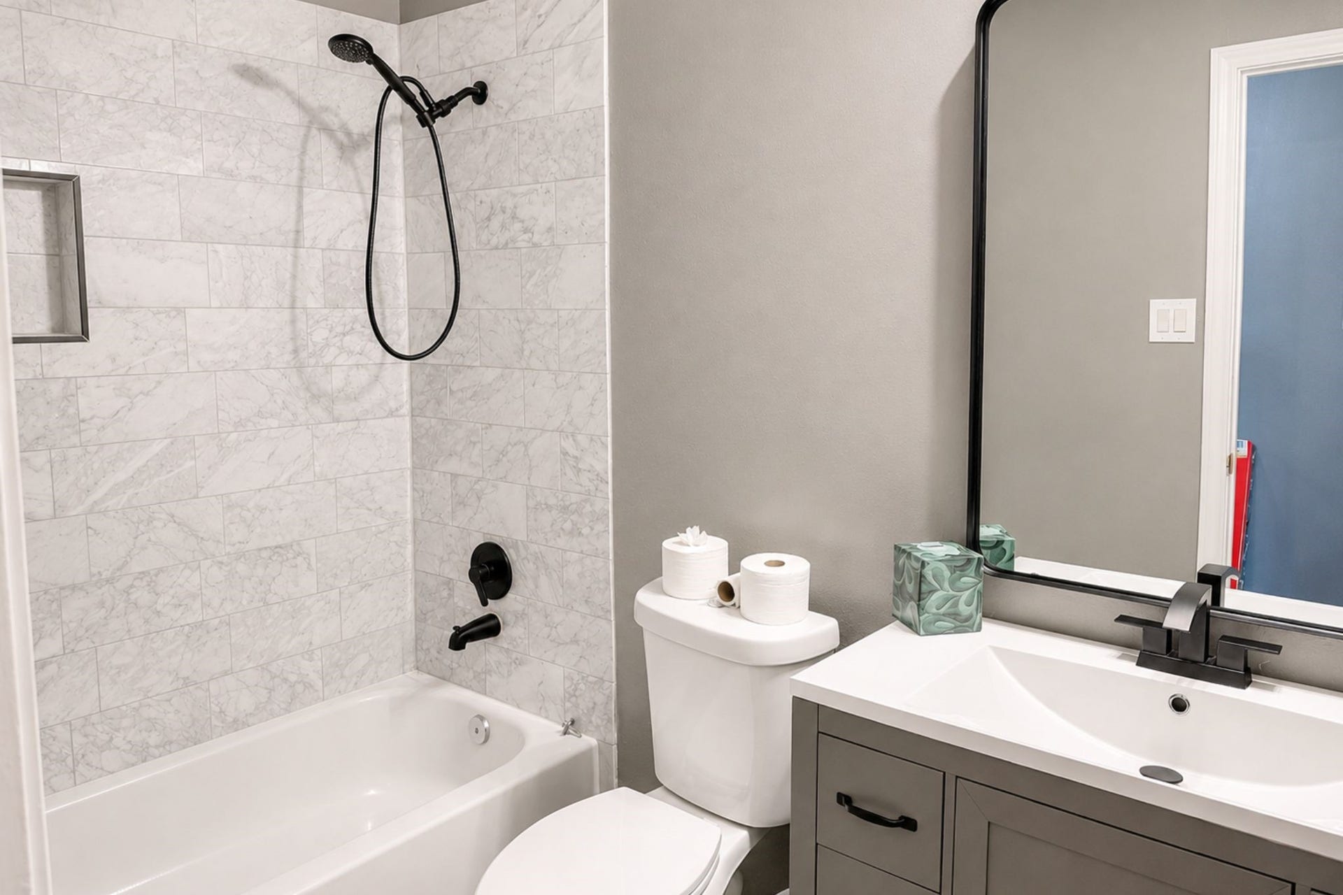 2403 Orchard Run, Fresno, TX 77545 Bathroom