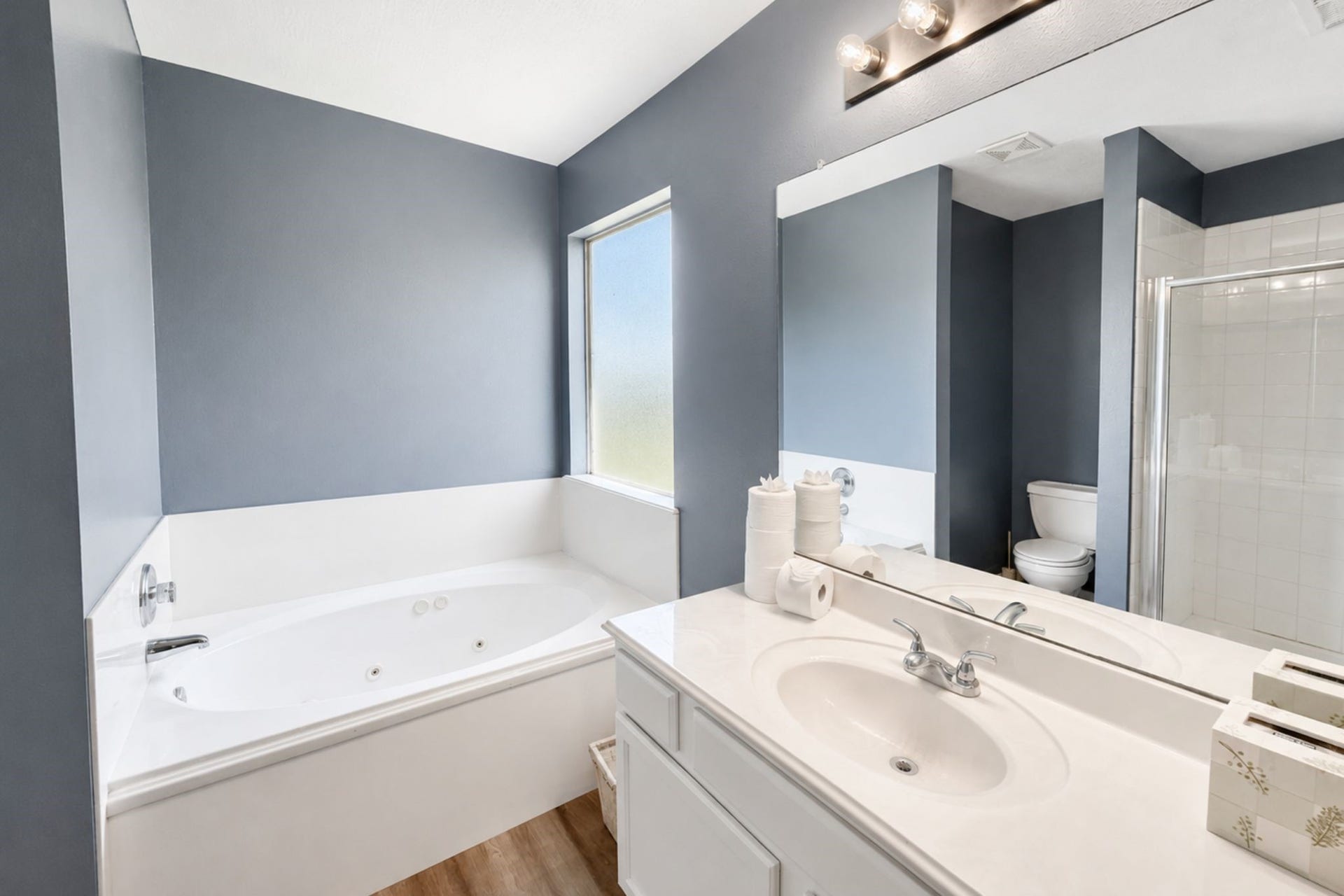 2403 Orchard Run, Fresno, TX 77545 Primary Bath