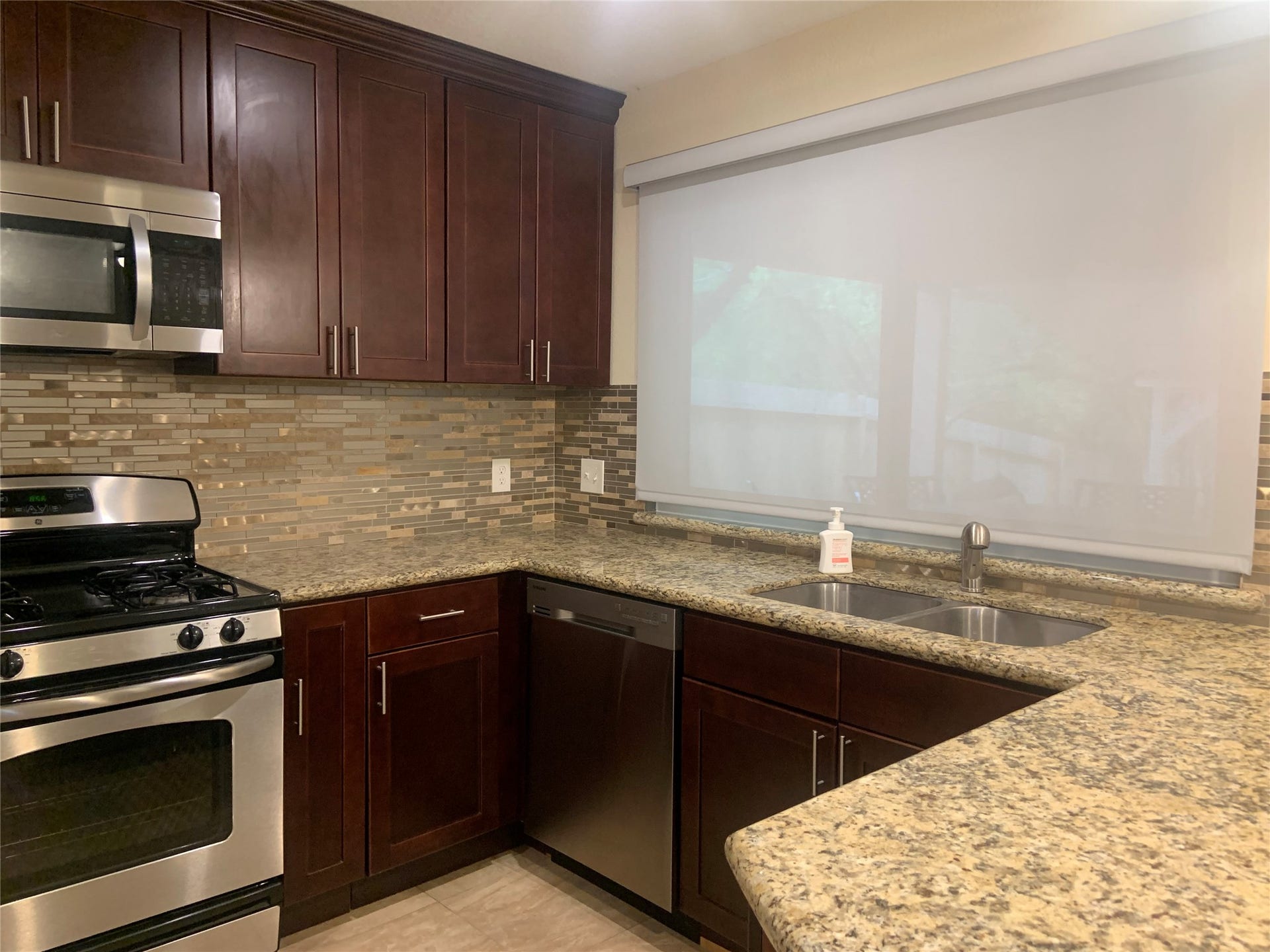 16618 Oxnard Lane, Friendswood, TX 77546 16618 Oxnard Lane, Friendswood, TX 77546