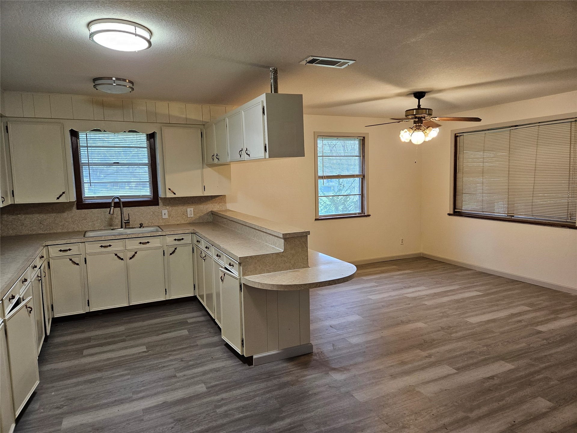 2605 B F Terry Boulevard, Rosenberg, TX 77471