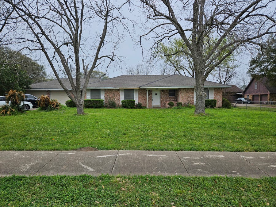 Property photo for 2605 B F Terry Boulevard, Rosenberg, TX