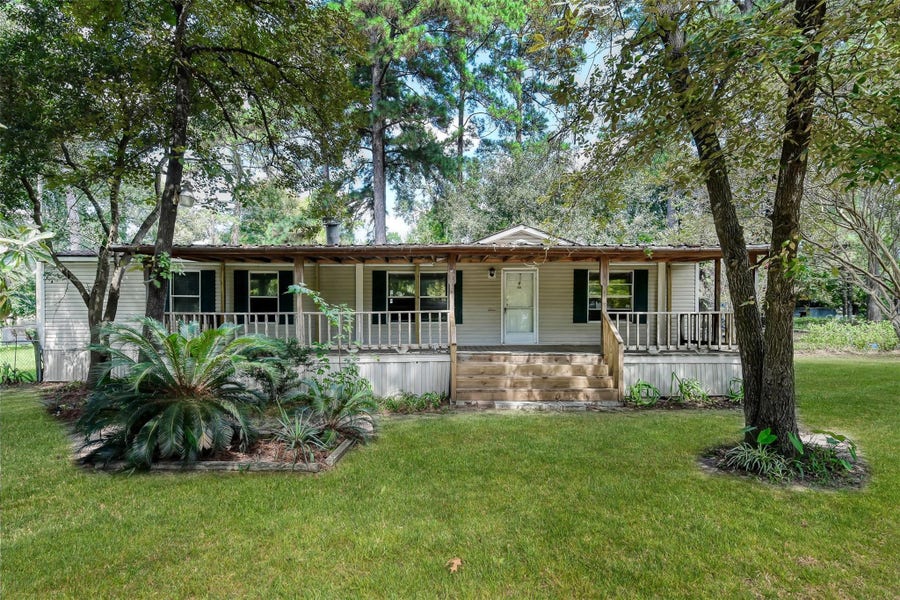 Property photo for 1511 Indigo Drive, Conroe, TX