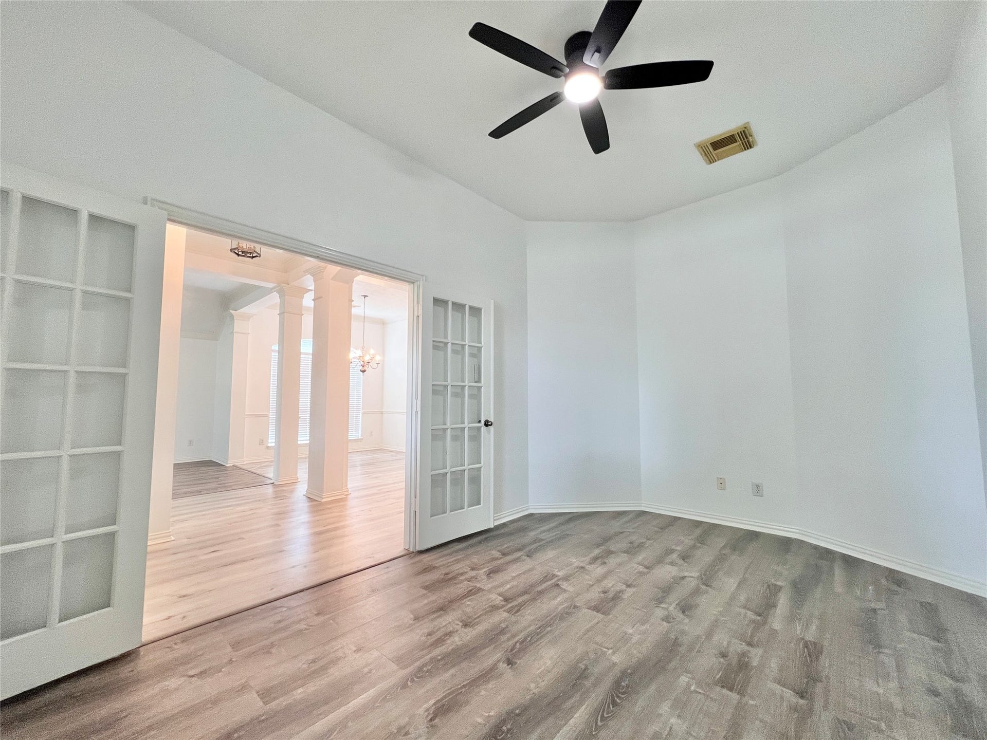 l4th bedroom has it's own closet