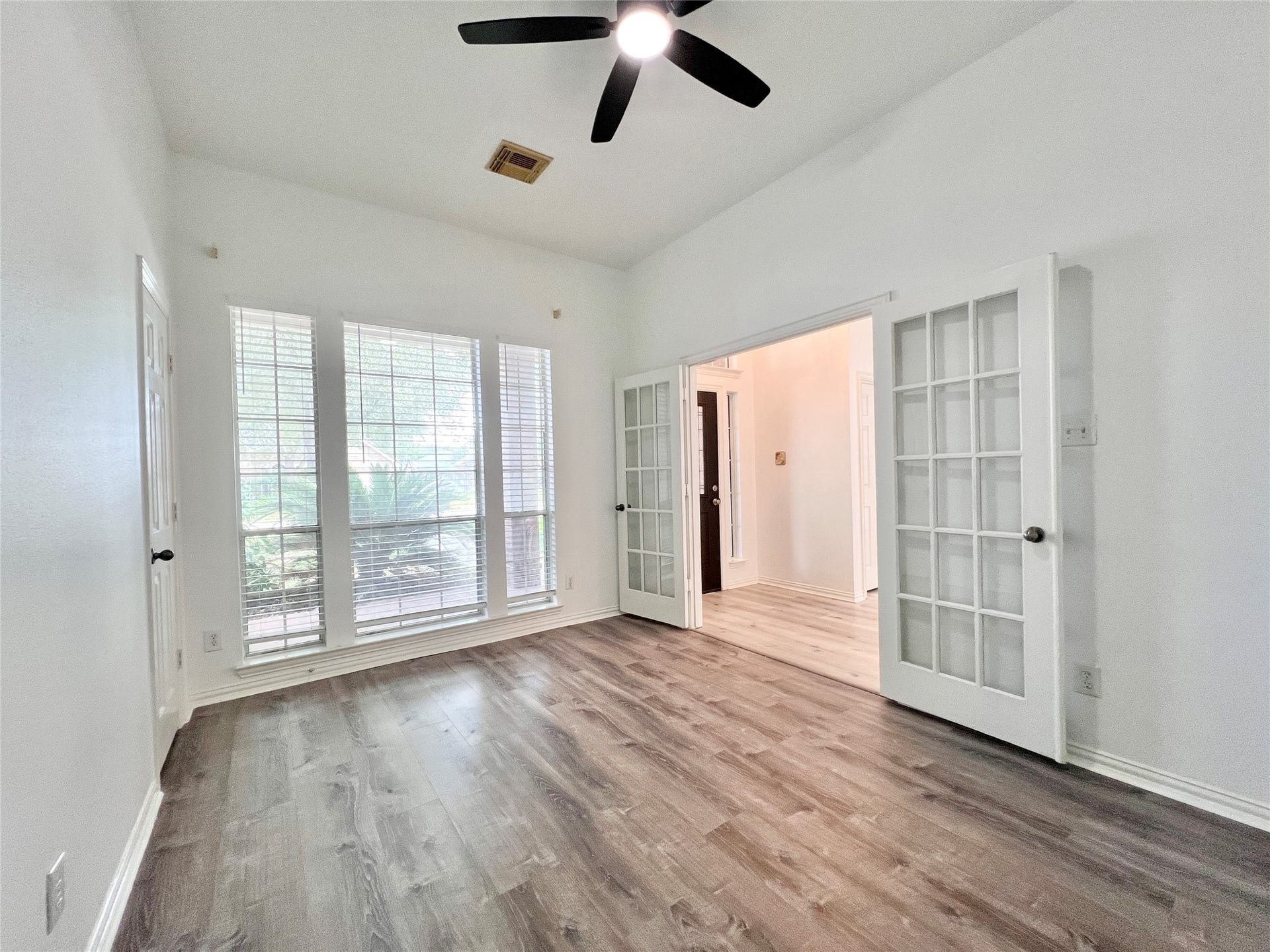 Interior View of Study/Office / 4th Bedroom