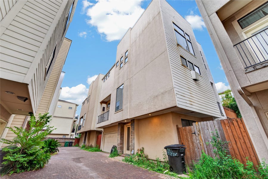 Property photo for 818 Lester Street, Houston, TX