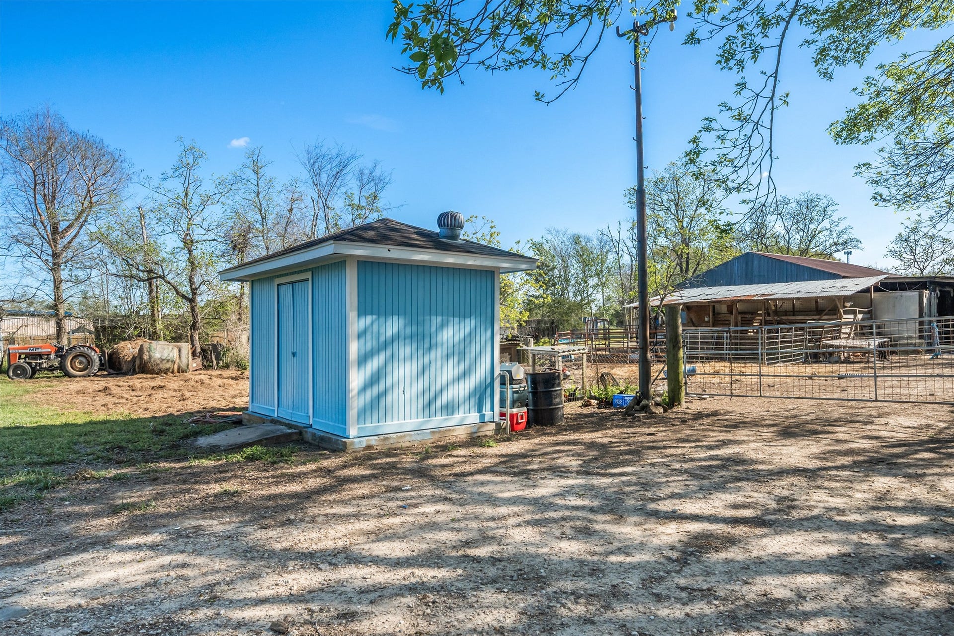1227 Ave L, Santa Fe, TX 77510 Well house. Well and septic are fully functioning as well as all utilities etc.