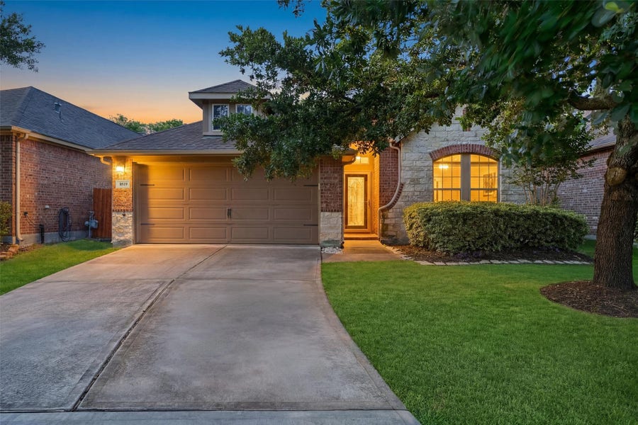 Property photo for 8519 Crescent Valley Lane, Humble, TX