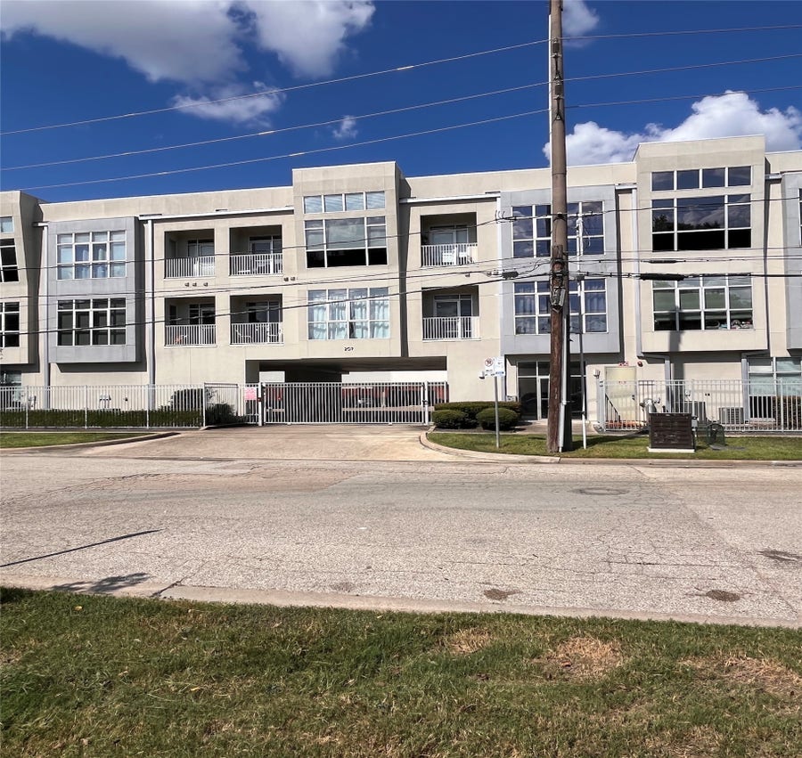 Property photo for 207 Pierce Street, #206, Houston, TX