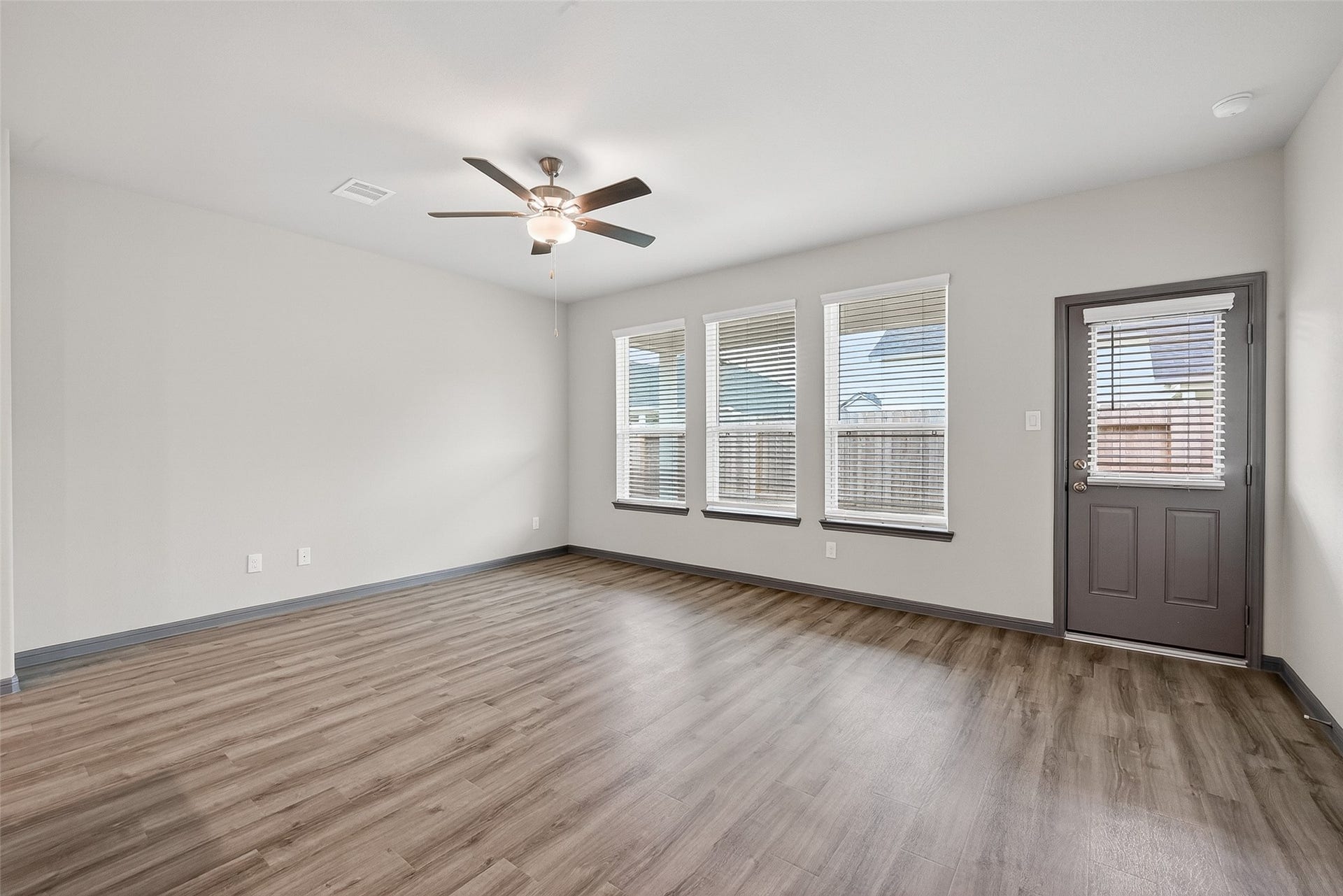 1008 Sunflower Terrace Drive, Magnolia, TX 77355