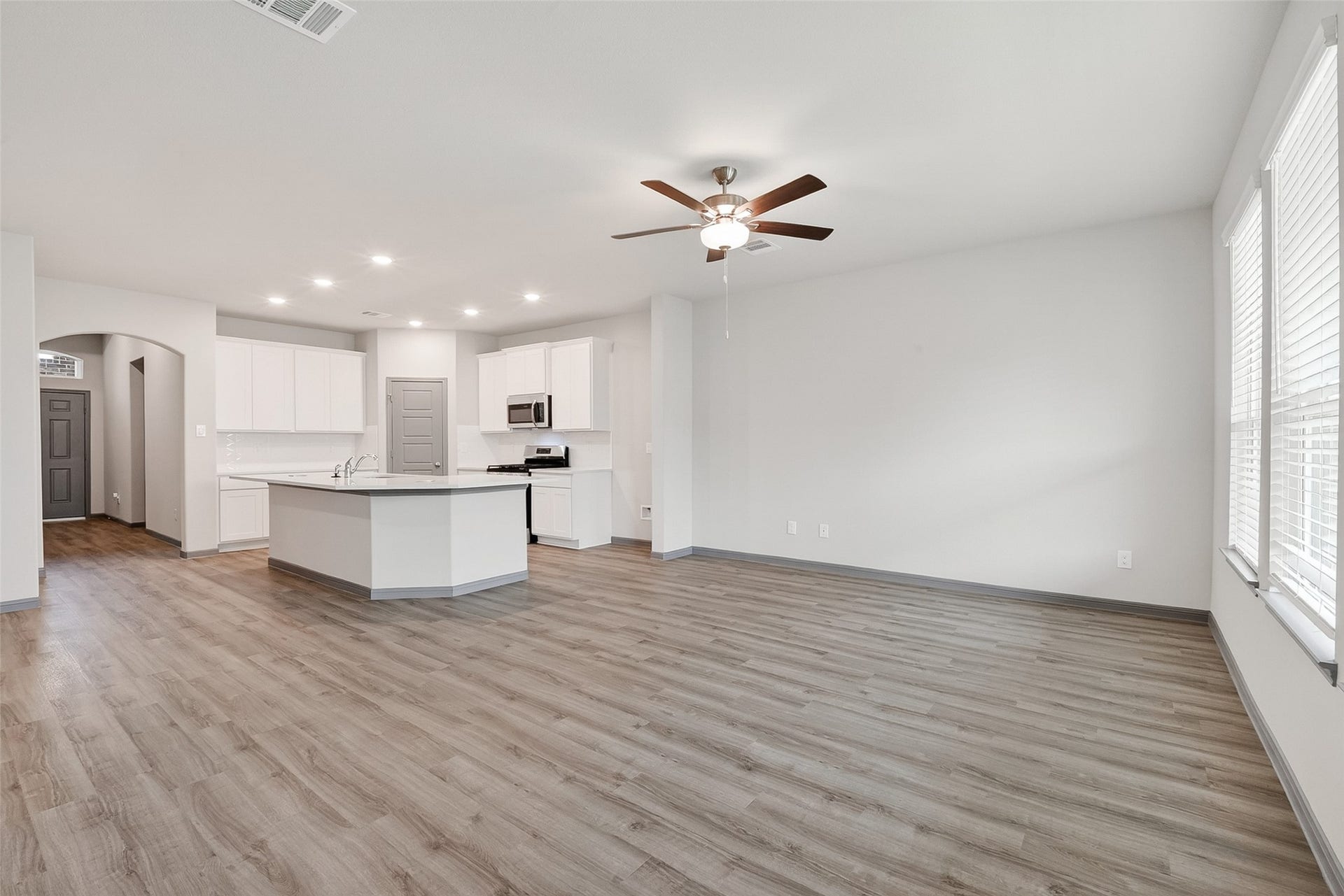 1008 Sunflower Terrace Drive, Magnolia, TX 77355