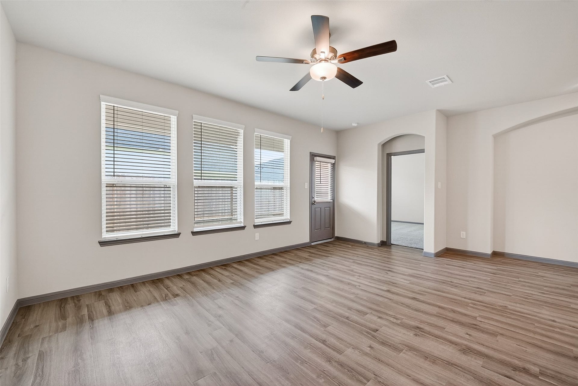 1008 Sunflower Terrace Drive, Magnolia, TX 77355