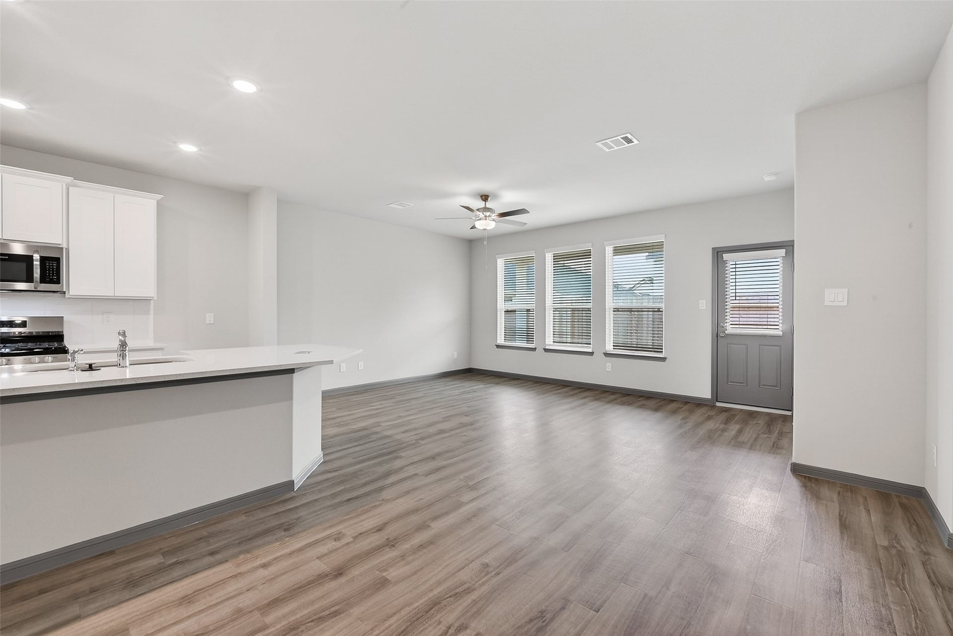 1008 Sunflower Terrace Drive, Magnolia, TX 77355