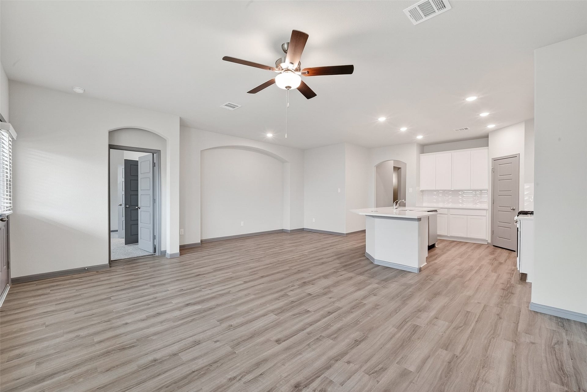 1008 Sunflower Terrace Drive, Magnolia, TX 77355