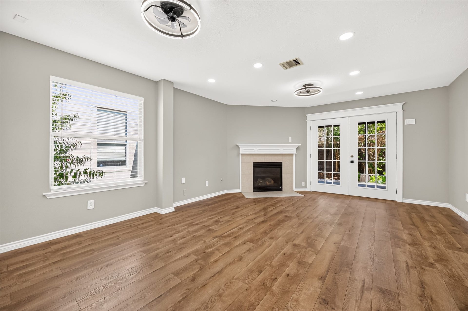 7410 Legacy Pines Drive, Cypress, TX 77433 7410 Legacy Pines Drive, Cypress, TX 77433