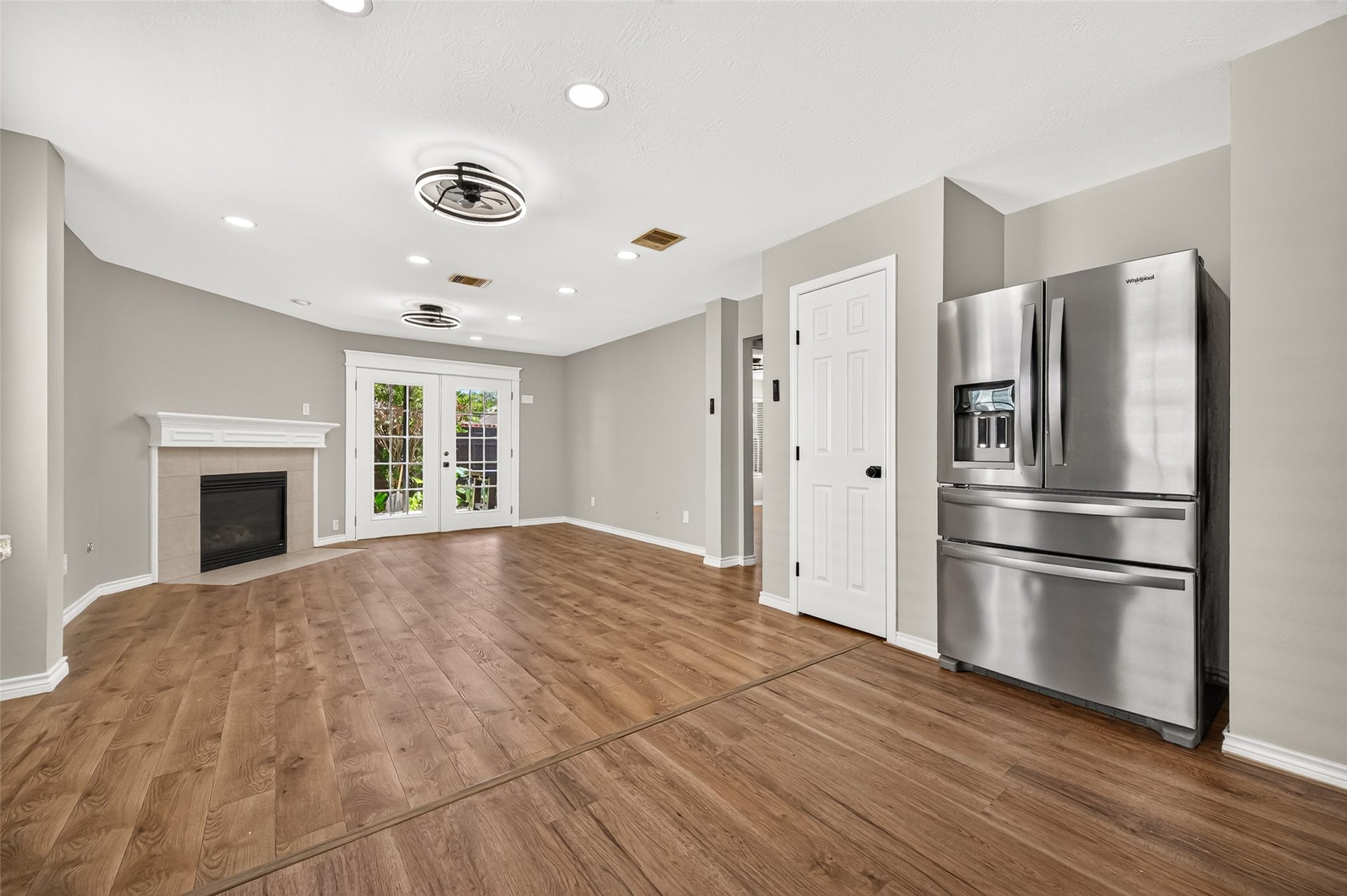 7410 Legacy Pines Drive, Cypress, TX 77433 7410 Legacy Pines Drive, Cypress, TX 77433