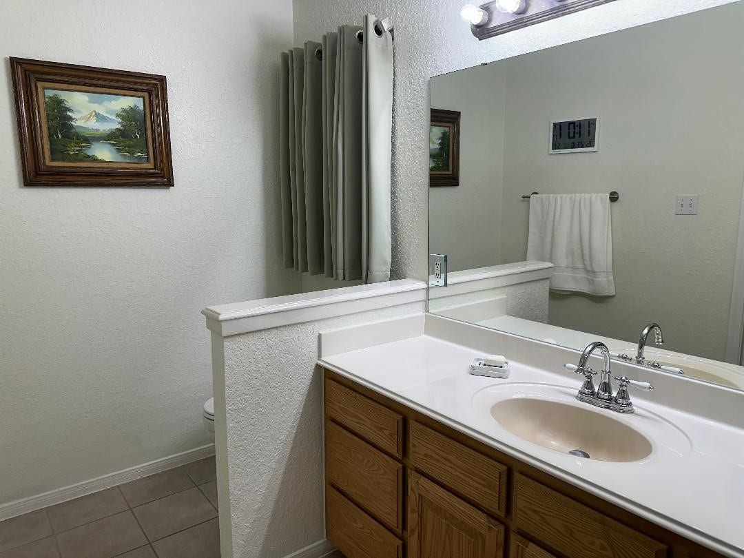 603 Manor Drive, Angleton, TX 77515 603 Manor Drive, Angleton, TX 77515
