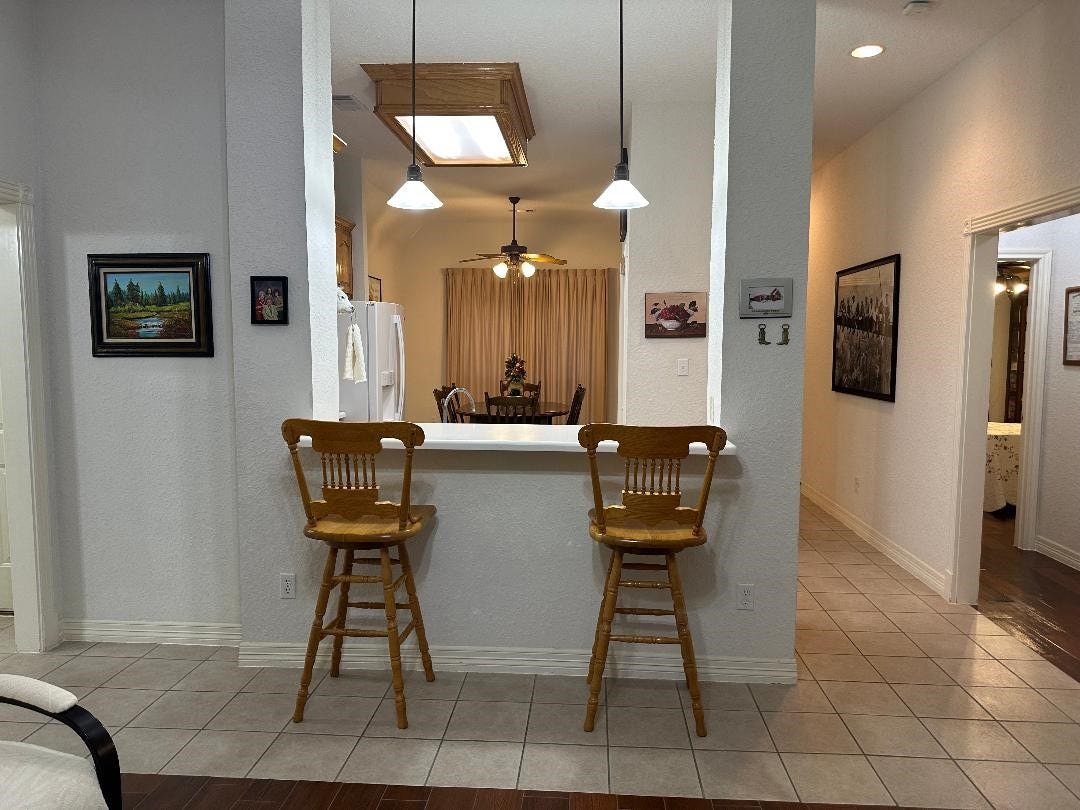 603 Manor Drive, Angleton, TX 77515 603 Manor Drive, Angleton, TX 77515
