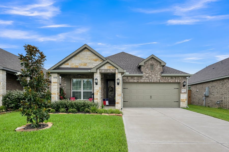 Property photo for 6115 White Spruce Drive, Conroe, TX