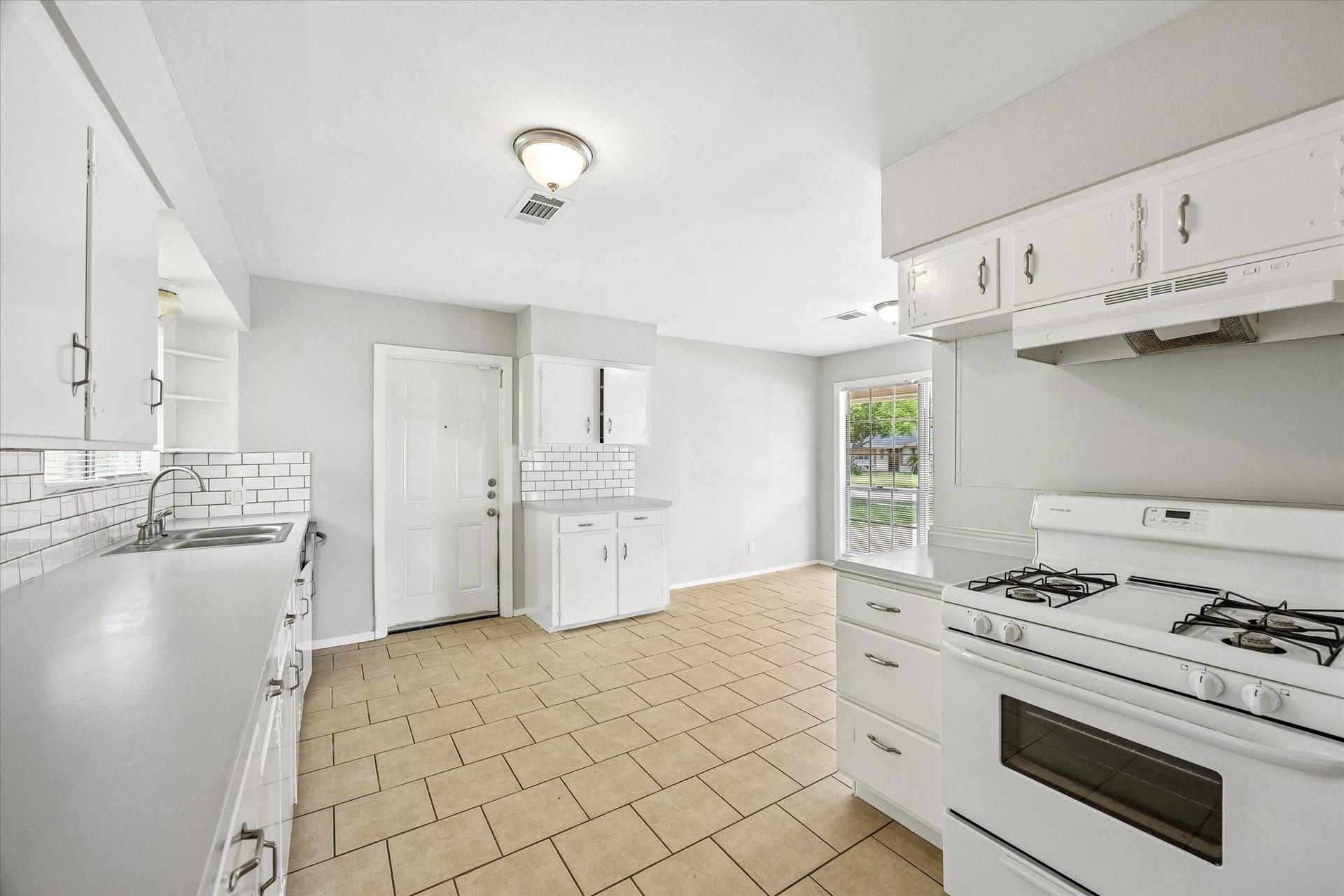 10214 Torrington Lane, Houston, TX 77075
