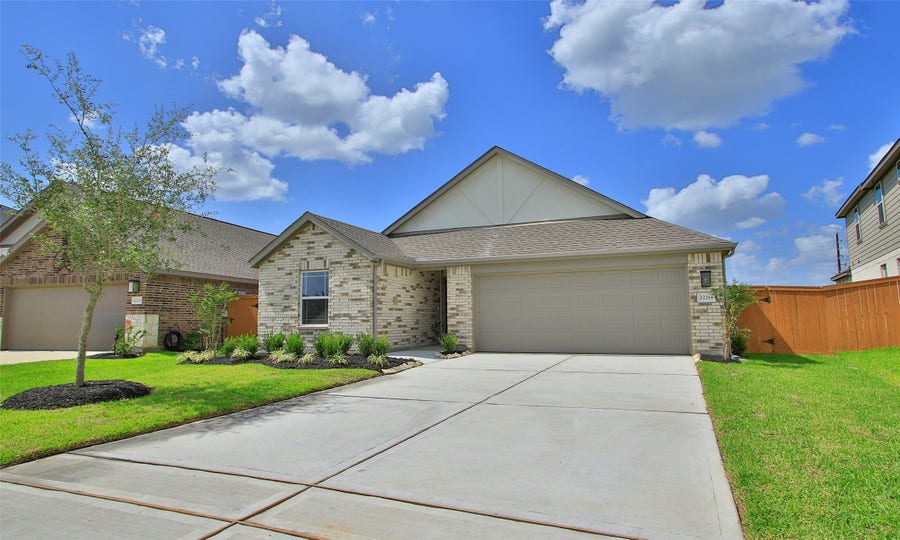 Property photo for 22214 Nissi Beach Drive, Hockley, TX