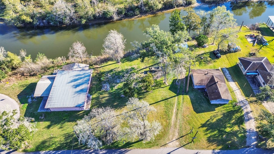Property photo for 3307 Saint Anne, Liverpool, TX