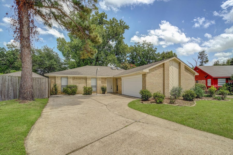 Property photo for 7315 Foxside Lane, Humble, TX
