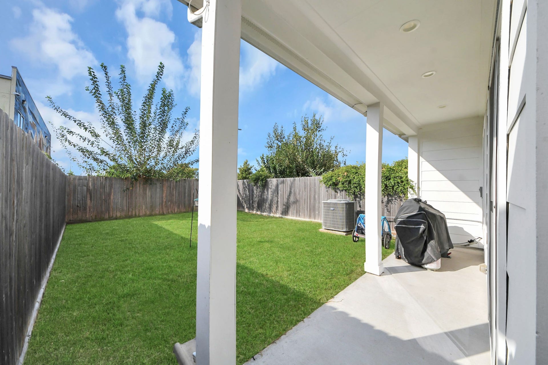 4912 Noble Street, Houston, TX 77020 covered patio and fenced in backyard