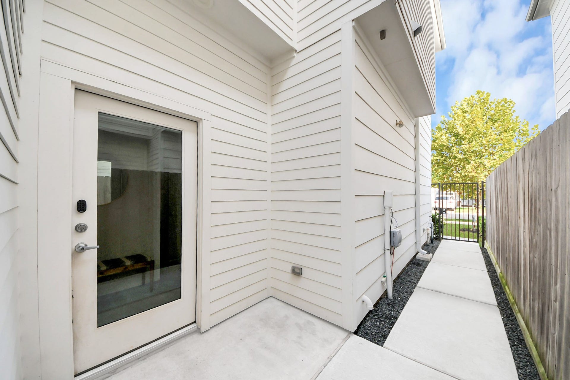 4912 Noble Street, Houston, TX 77020 Private side entrance with locked gate