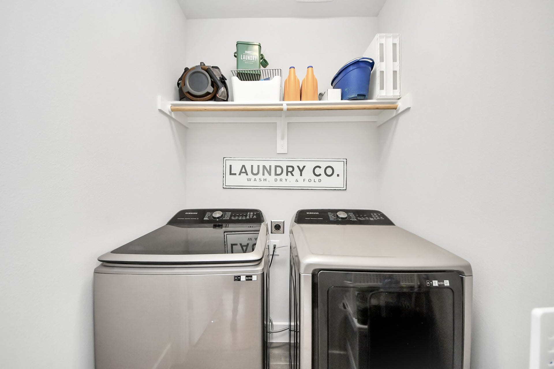 4912 Noble Street, Houston, TX 77020 laundry room located on the second floor