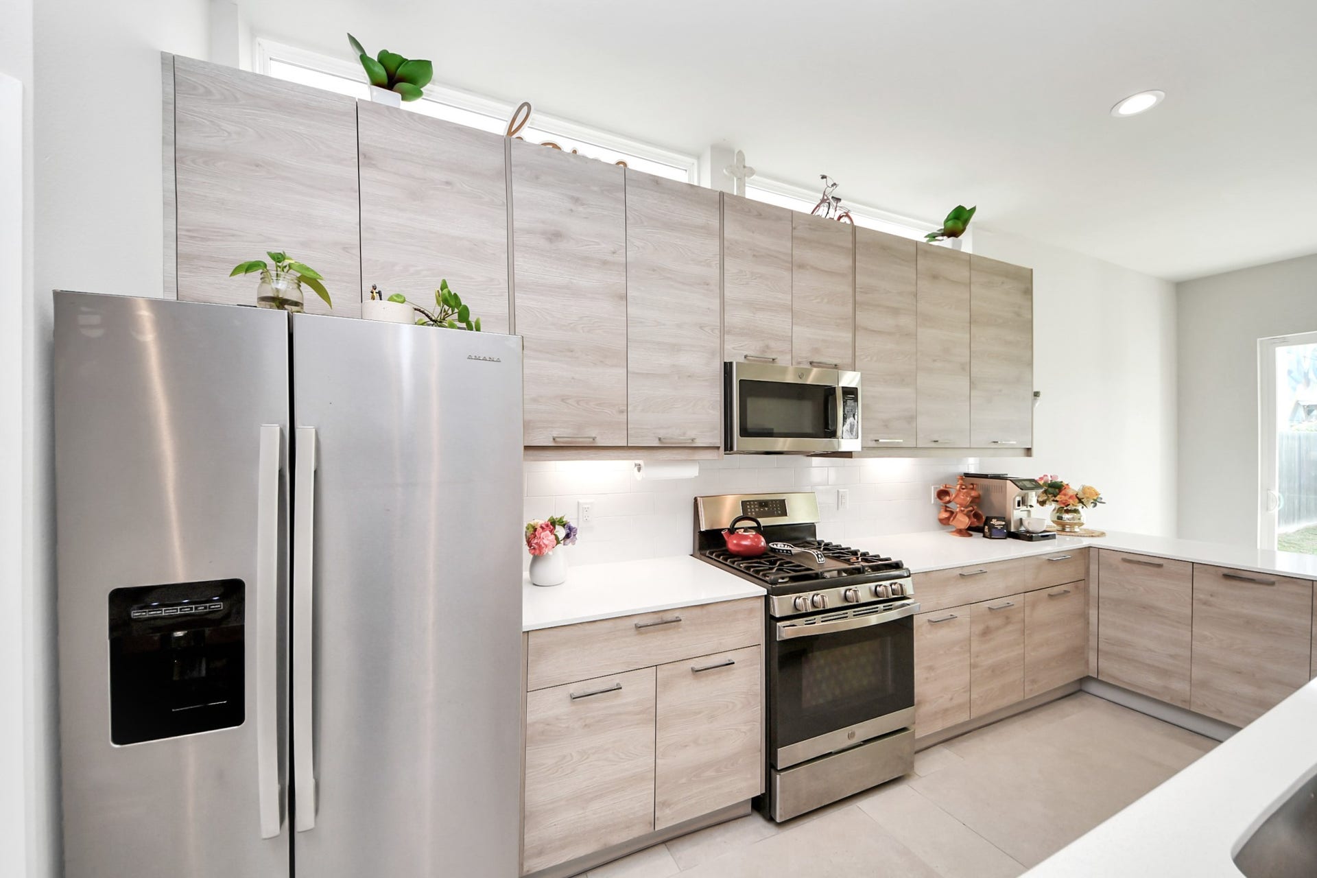 4912 Noble Street, Houston, TX 77020 gas stove and plenty of kitchen storage