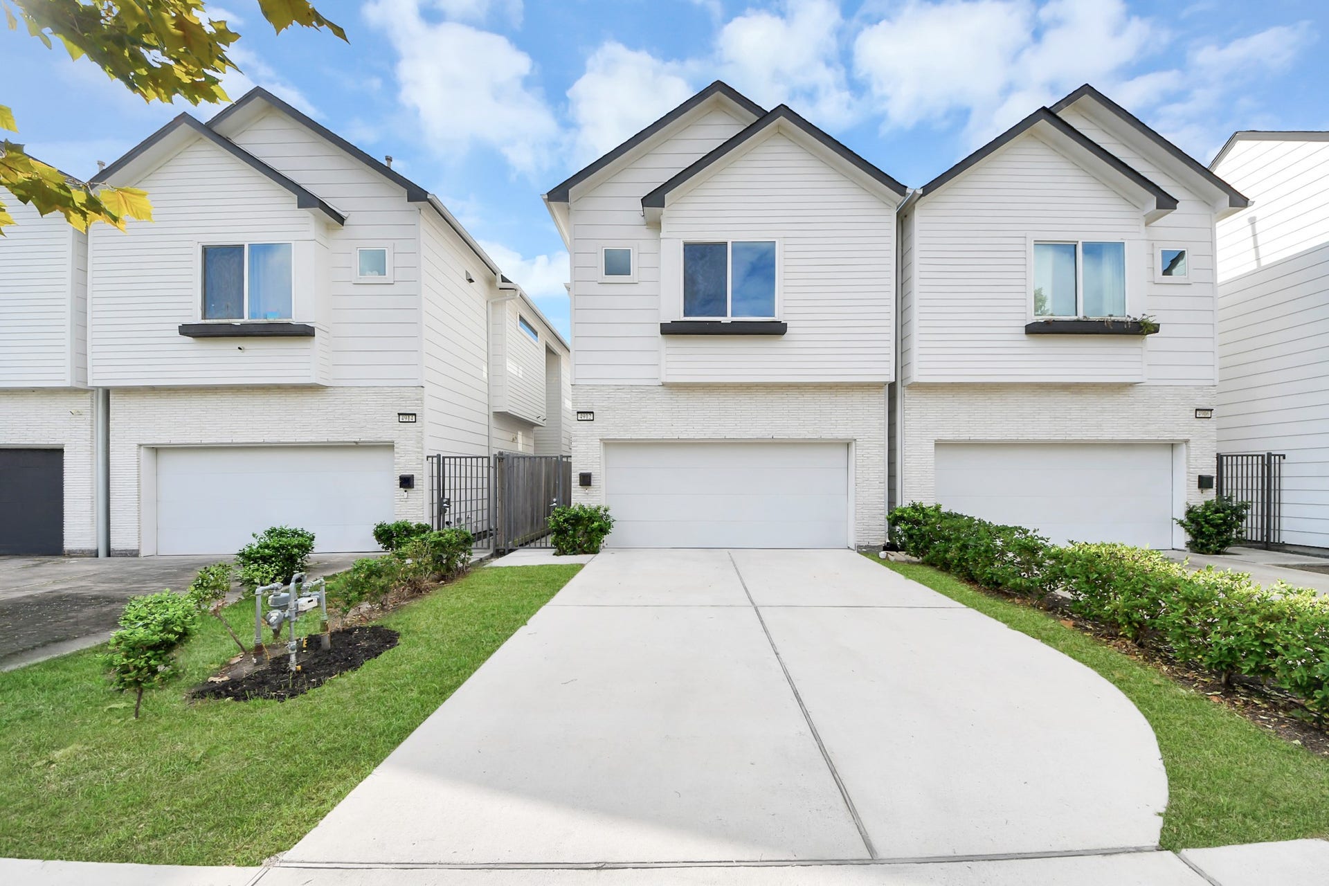 4912 Noble Street, Houston, TX 77020 Welcome to your new home!