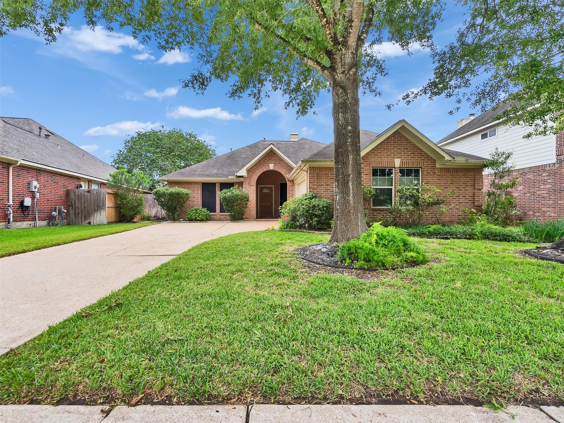 4123 Ridgepoint Drive, Pearland, TX 77584