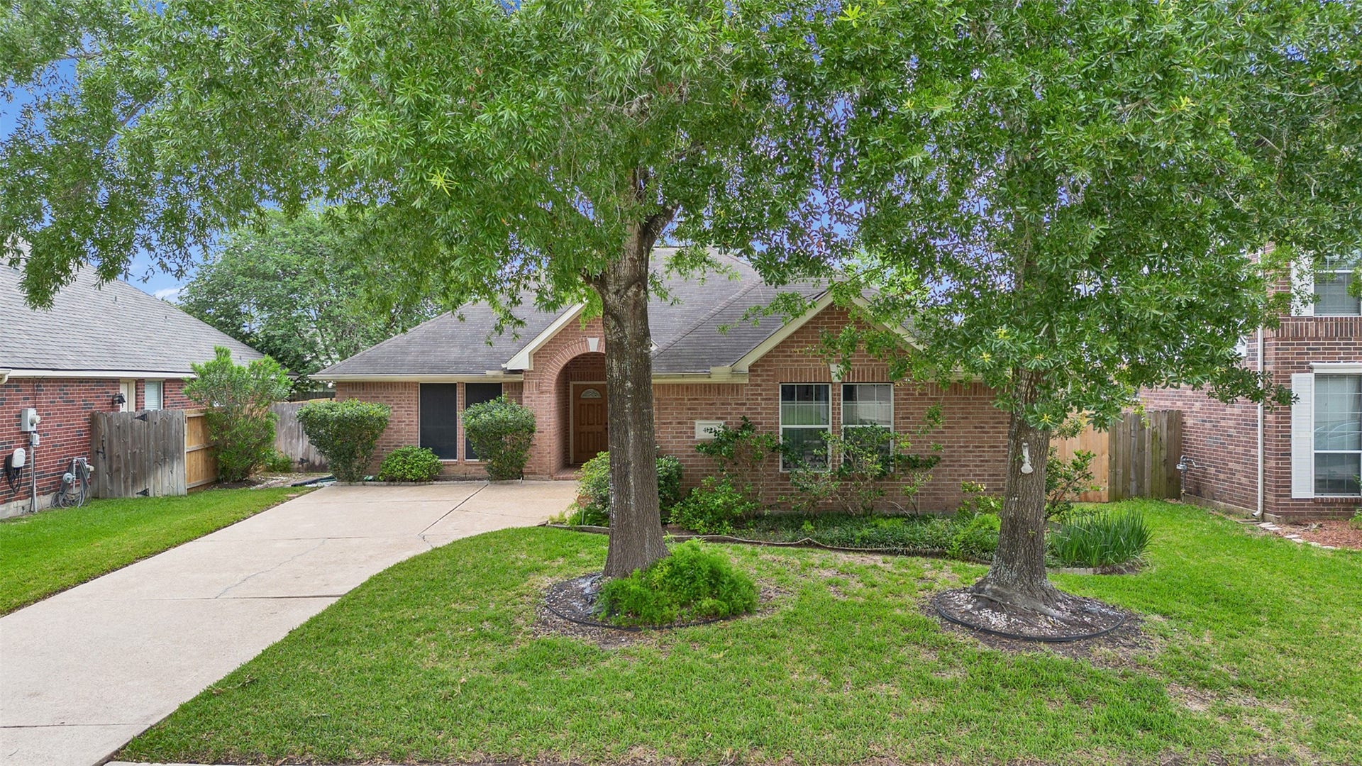 4123 Ridgepoint Drive, Pearland, TX 77584