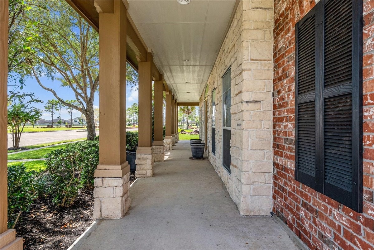 1618 Stoney Lake Drive, Friendswood, TX 77546 Front porch.