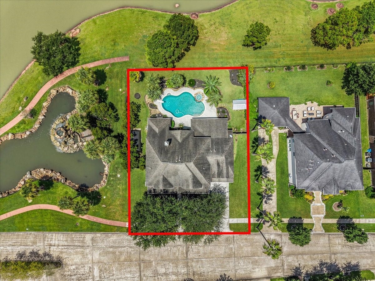 1618 Stoney Lake Drive, Friendswood, TX 77546 No neighbors to left or back of home!