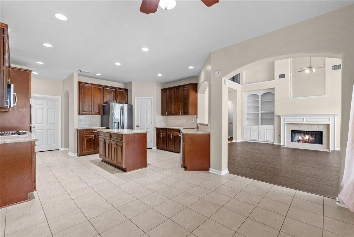1618 Stoney Lake Drive, Friendswood, TX 77546 1618 Stoney Lake Drive, Friendswood, TX 77546