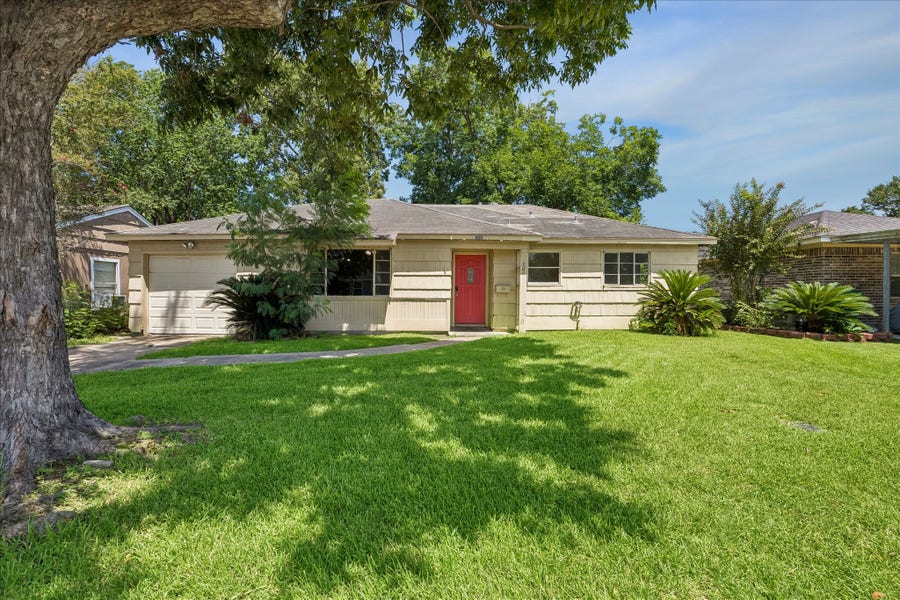 Property photo for 205 Tilden Drive, Pasadena, TX