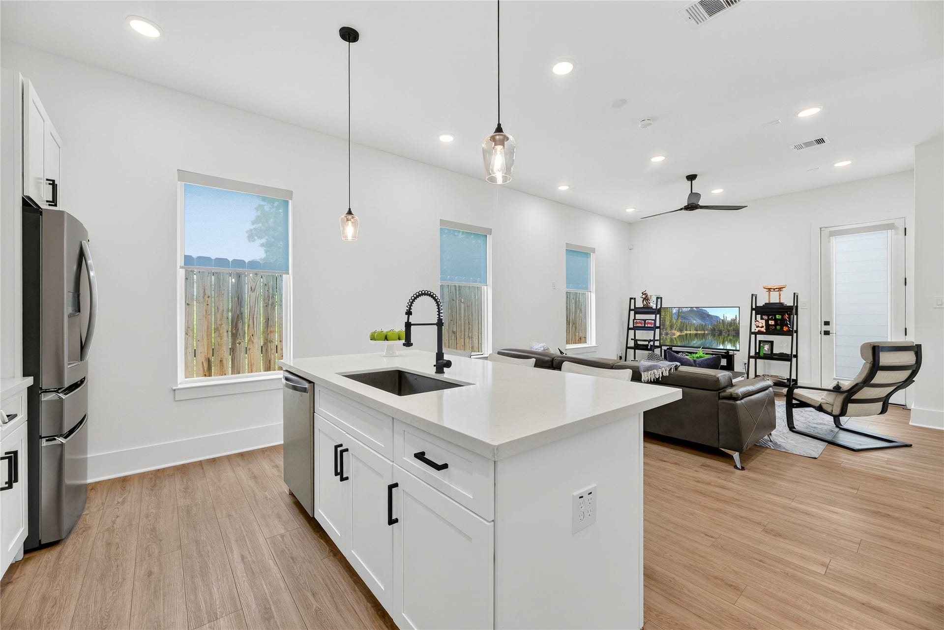 869 Mansfield Street, #E, Houston, TX 77091 869 Mansfield Street, #E, Houston, TX 77091