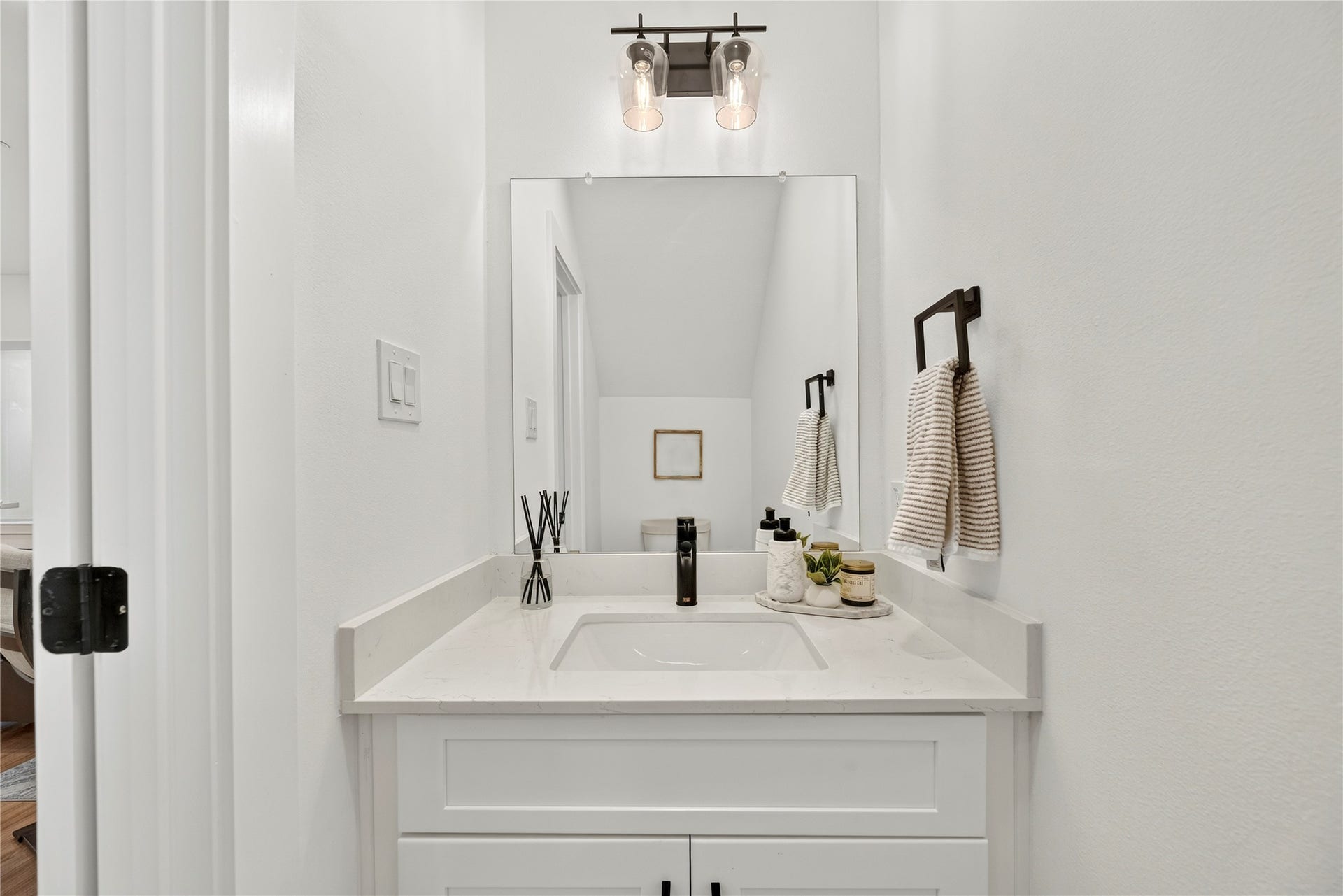 869 Mansfield Street, #E, Houston, TX 77091 869 Mansfield Street, #E, Houston, TX 77091
