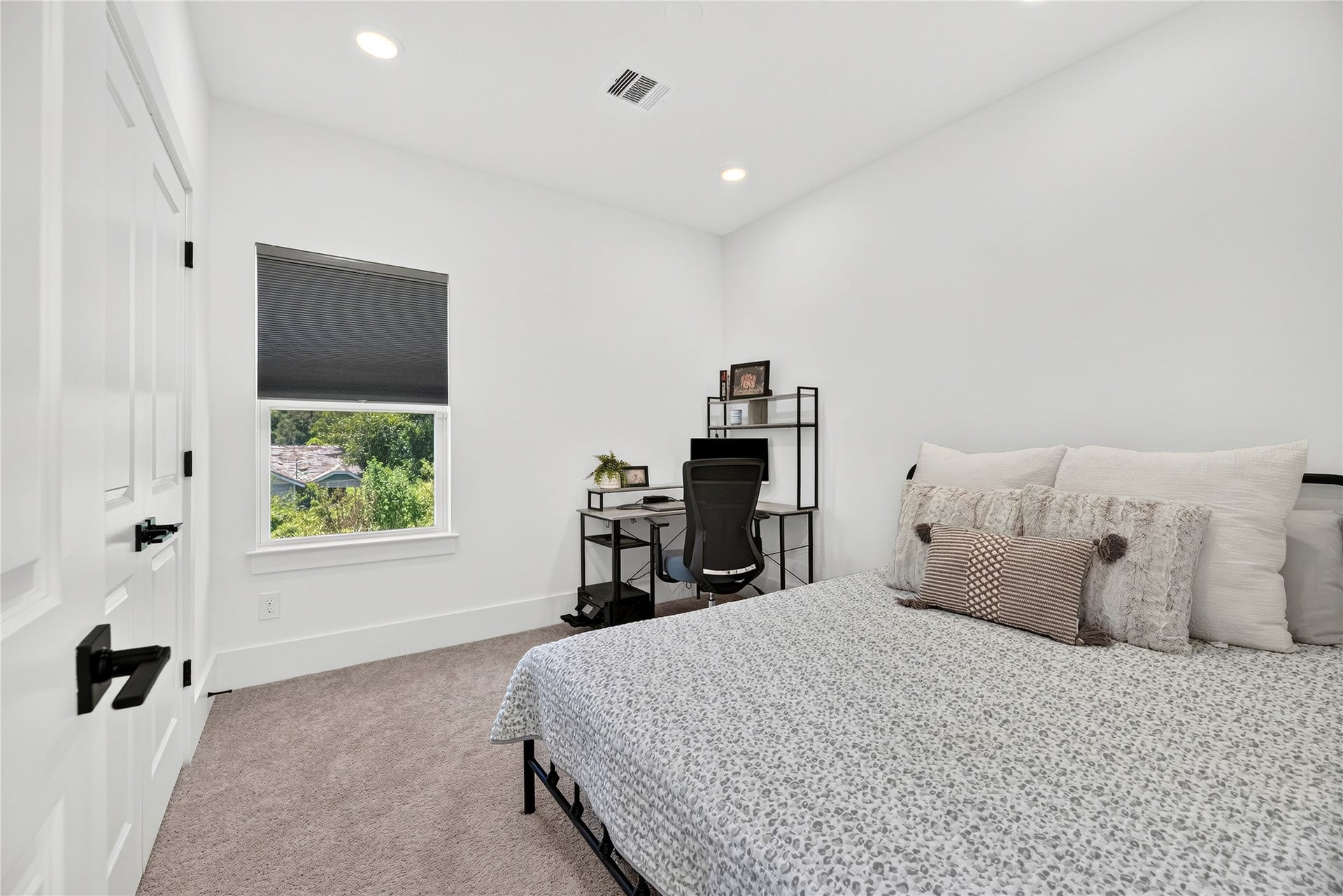 869 Mansfield Street, #E, Houston, TX 77091 869 Mansfield Street, #E, Houston, TX 77091