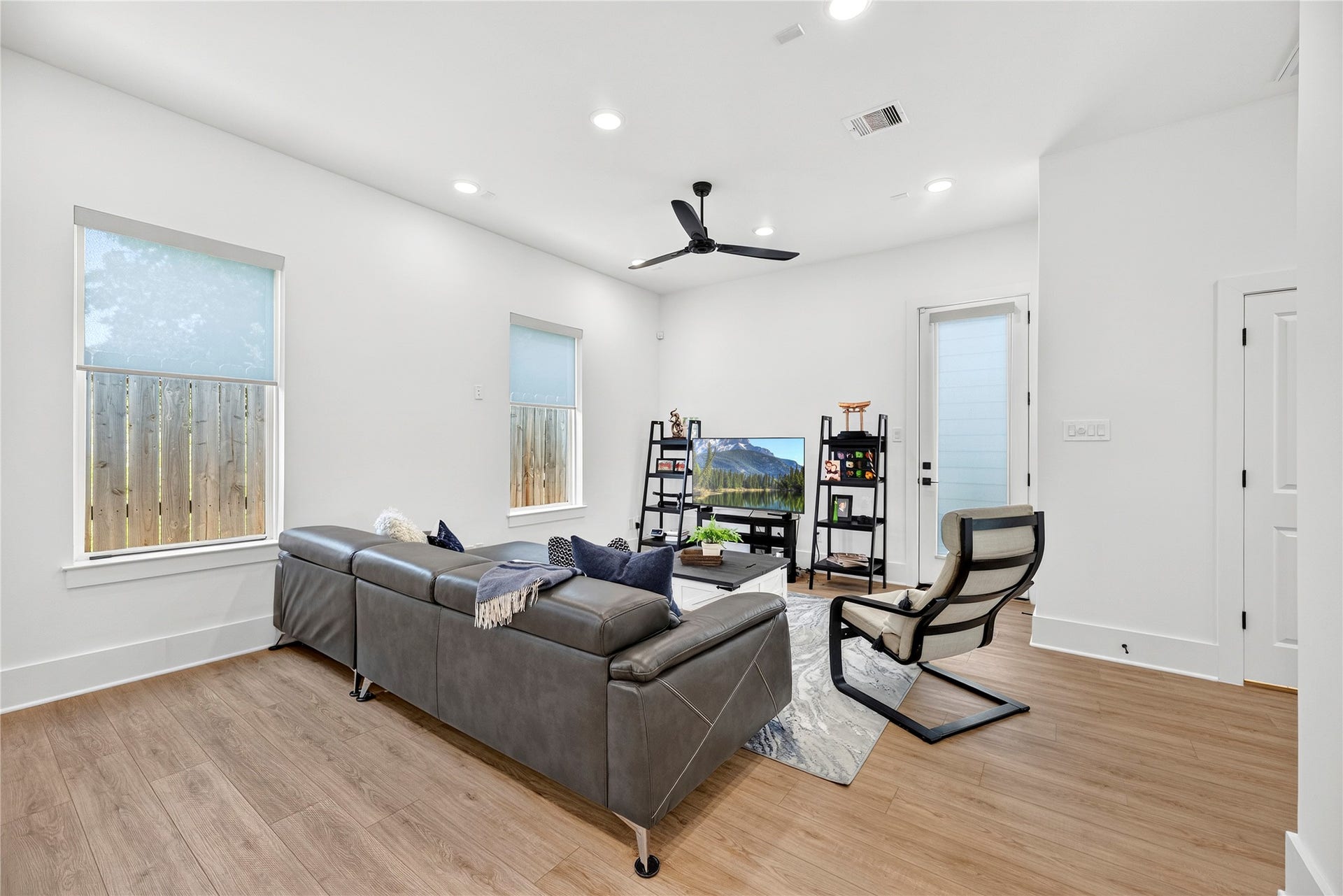 869 Mansfield Street, #E, Houston, TX 77091 869 Mansfield Street, #E, Houston, TX 77091
