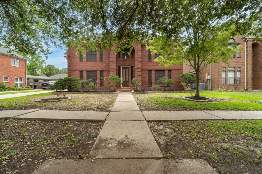 Property photo for 124 Lake Point Drive, League City, TX