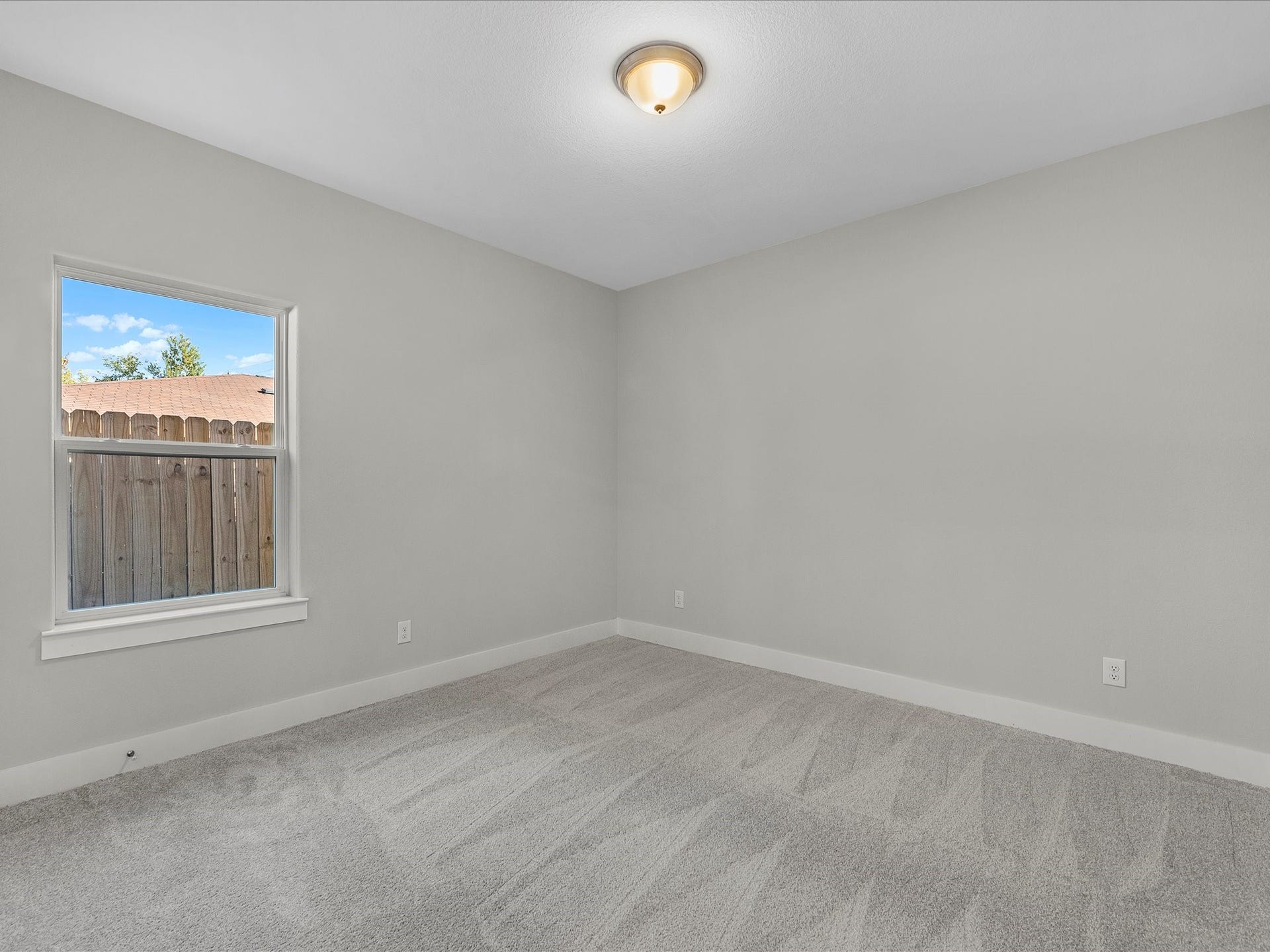 8709 Wheatley Street, Houston, TX 77088 Unit B: Third bedroom offering flexibility for guests, family, or a home office.