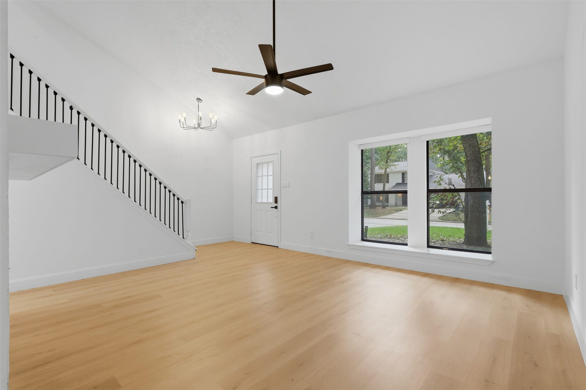 15 Cricket Hollow Place, The Woodlands, TX 77381 15 Cricket Hollow Place, The Woodlands, TX 77381