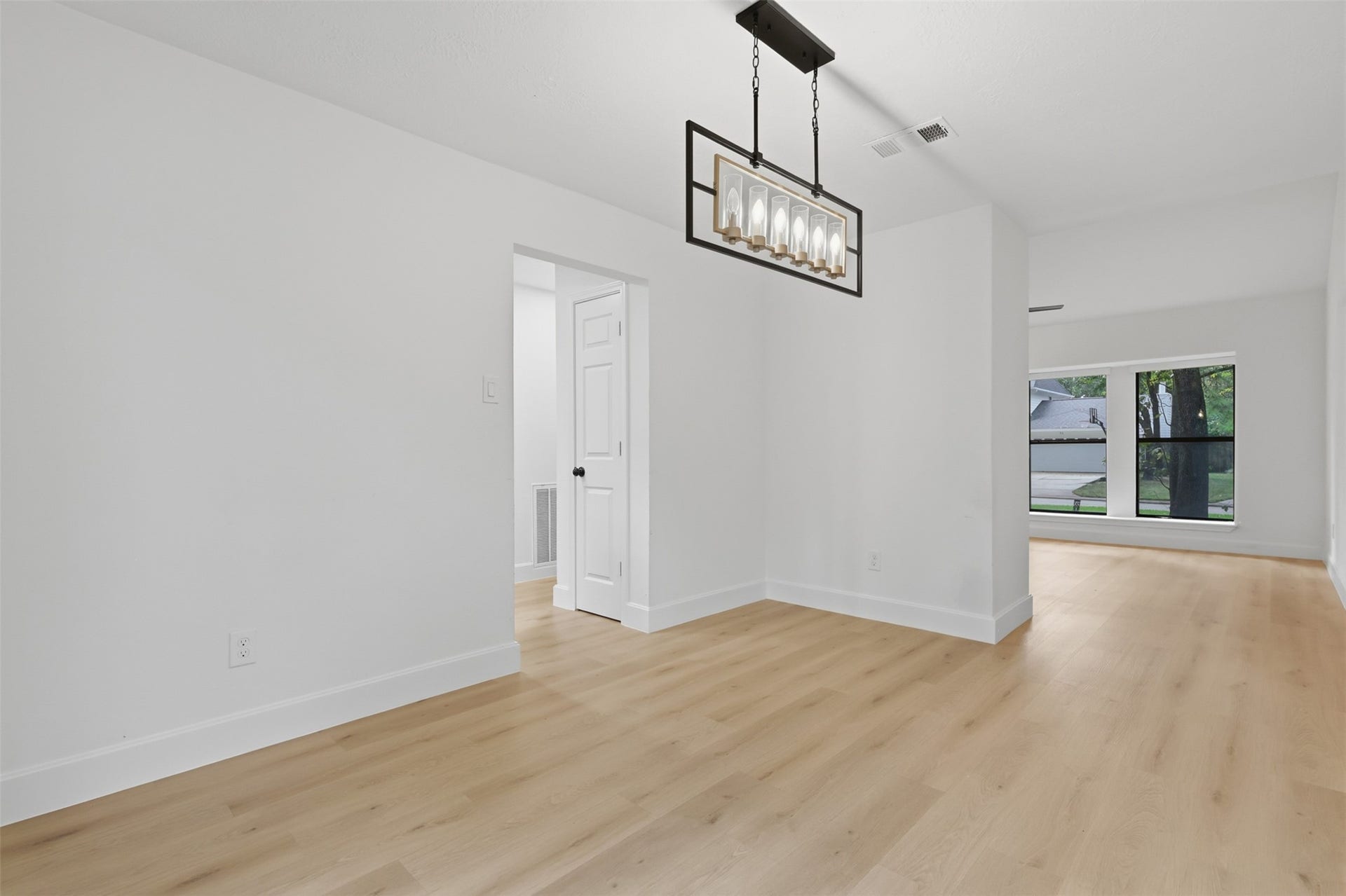 15 Cricket Hollow Place, The Woodlands, TX 77381 15 Cricket Hollow Place, The Woodlands, TX 77381