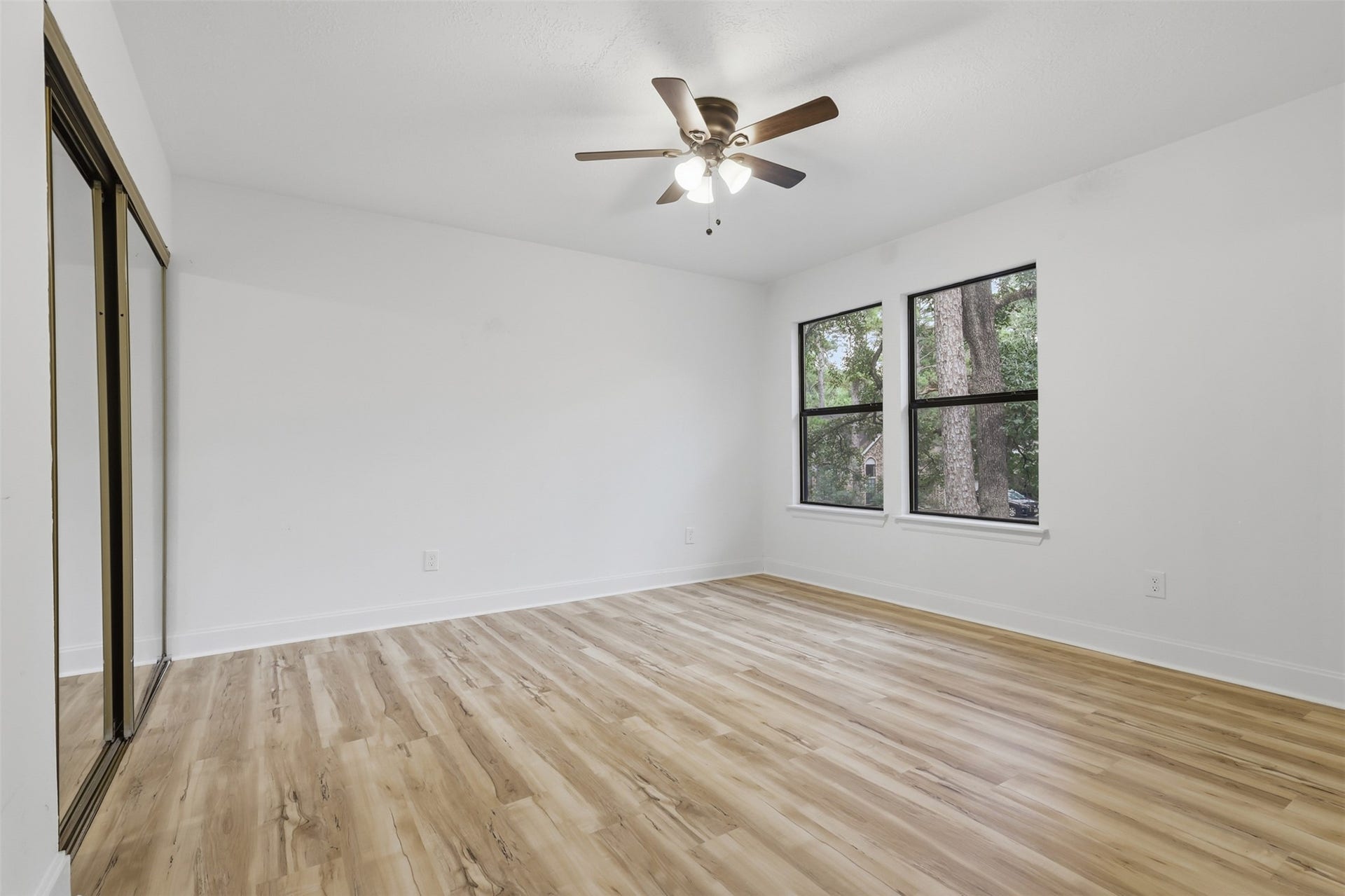 15 Cricket Hollow Place, The Woodlands, TX 77381 15 Cricket Hollow Place, The Woodlands, TX 77381