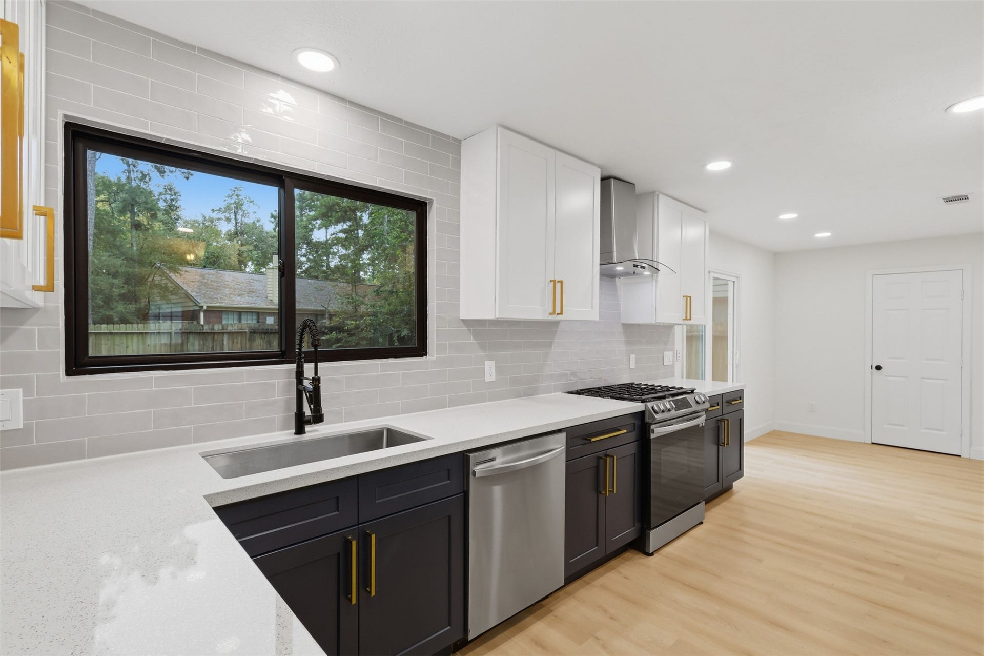 15 Cricket Hollow Place, The Woodlands, TX 77381 15 Cricket Hollow Place, The Woodlands, TX 77381