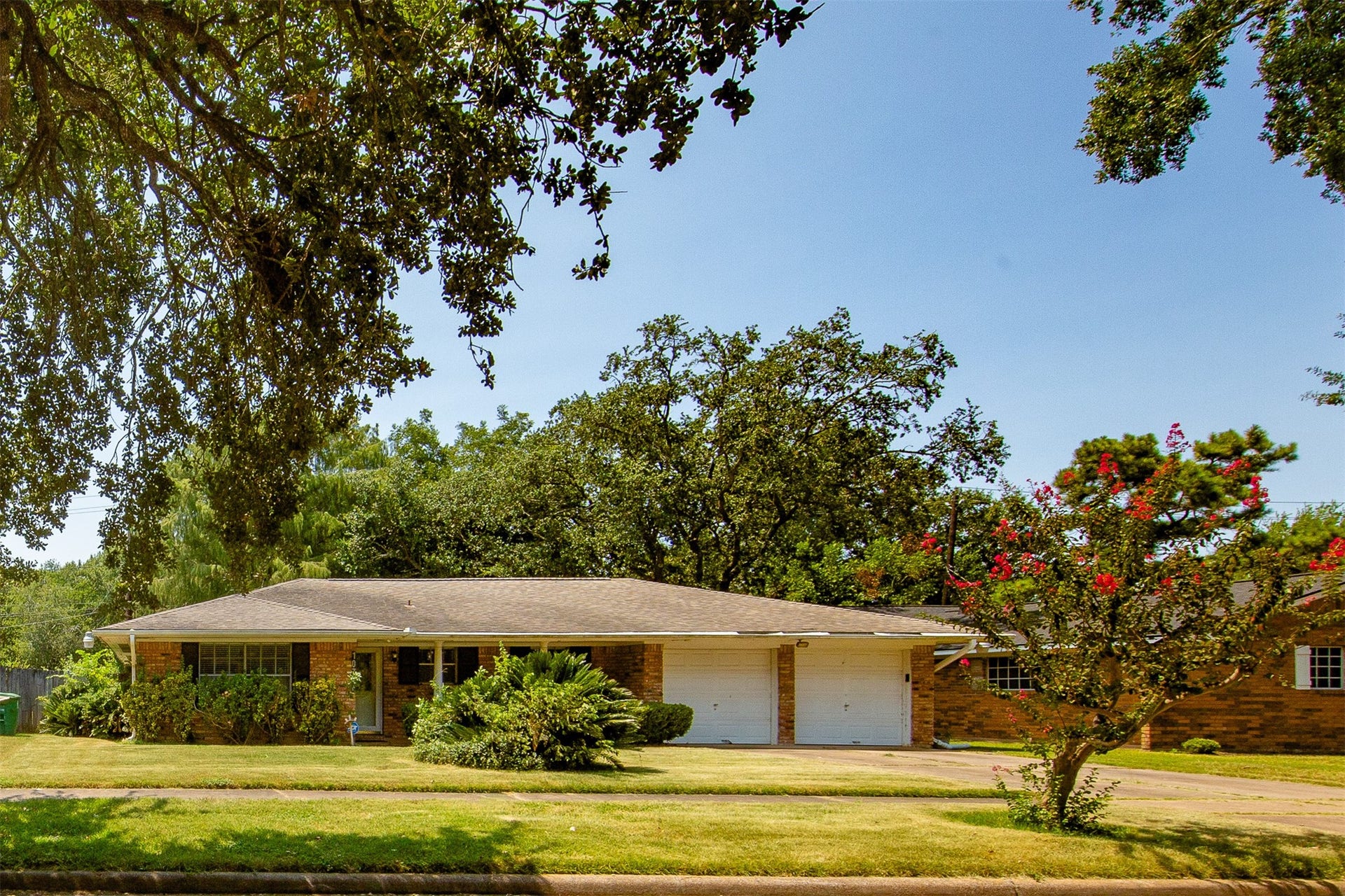 10714 Ballantine Street, Houston, TX 77075 10714 Ballantine Street, Houston, TX 77075